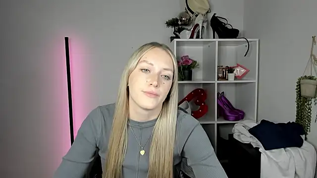 EvelynBlond