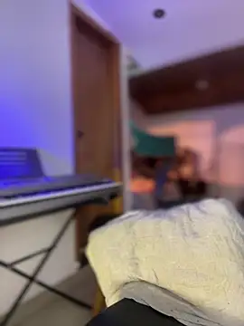 NikkiNix