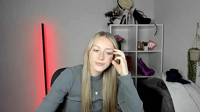 EvelynBlond