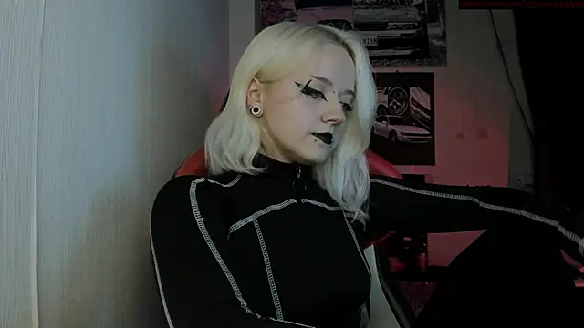 Holy_Mistress_S live cam on StripChat