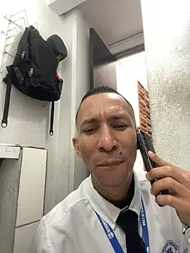 michael_close26 (Ask my age) - Ayúdame mi sueño comprar mi moto