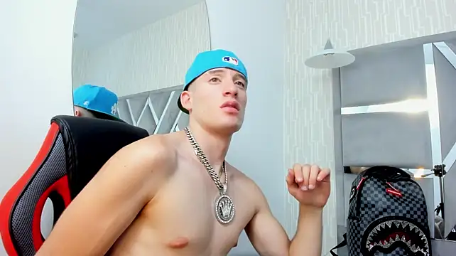 hunterheat__ (M twink) - hard masturbation for 10 minutes