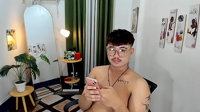 gabinjuicyhugecock (M young) - PUT MY DILDO INSIDE MY ASS