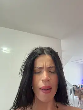 Rafaellaz Live Webcam on Stripchat