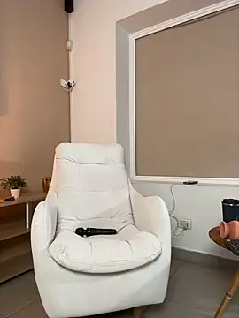 Megan_Lara__