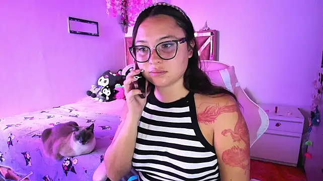little_emma0 live cam on StripChat