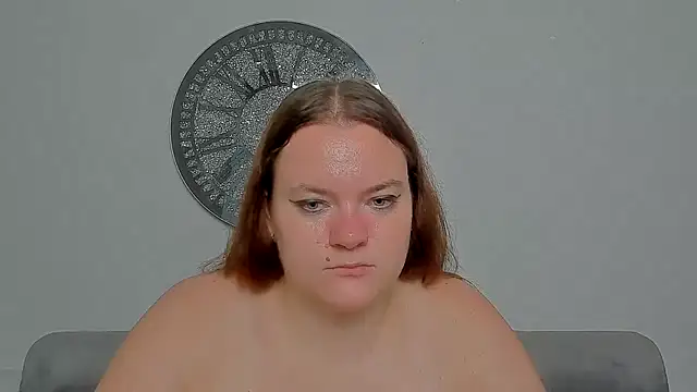 LunaArcher live cam on StripChat