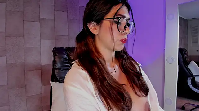 sara_doll77 live cam on StripChat