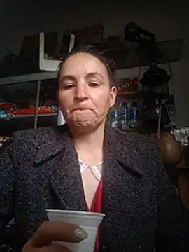 Divalive_28 live cam on StripChat