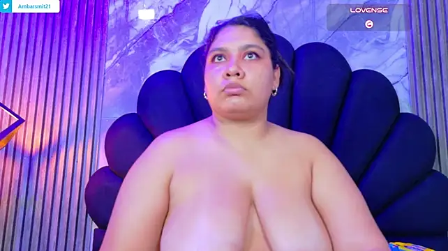 ambar_Smithe live cam on StripChat