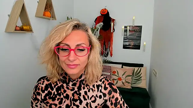 MuseOfStage live cam on StripChat