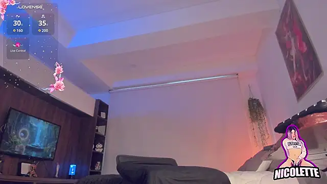 nicolette_tay