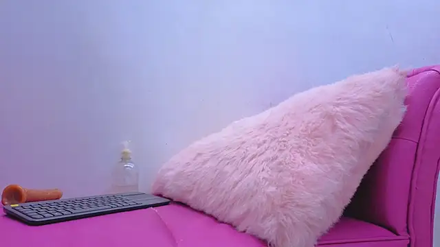 Kaely_Messy