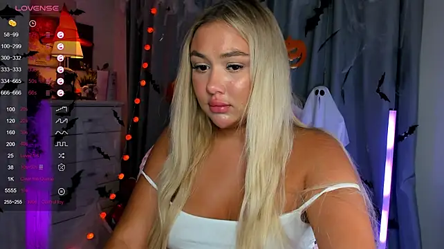 _Loneve__ live cam on StripChat