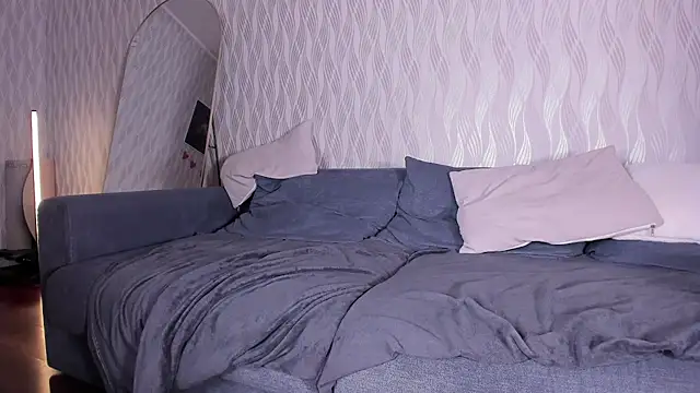CharliSweet live cam on StripChat