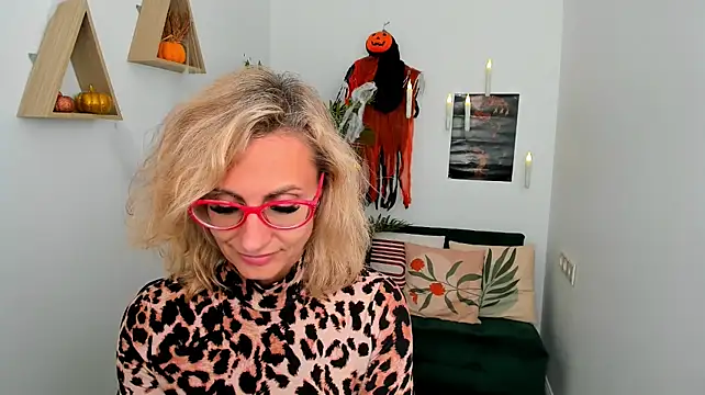 MuseOfStage live cam on StripChat