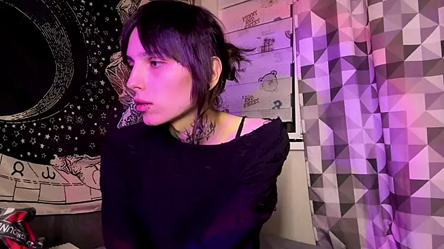 SweetFemBoyy webcam