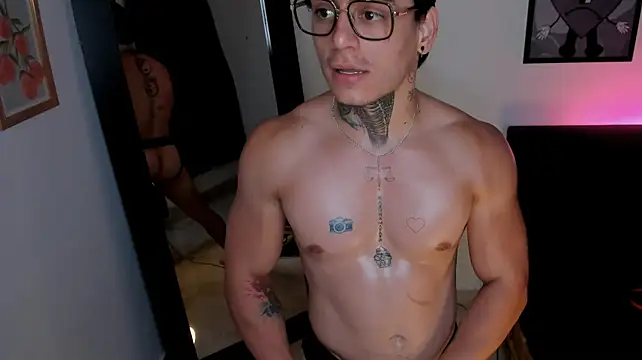 Simon_cortes live cam on StripChat
