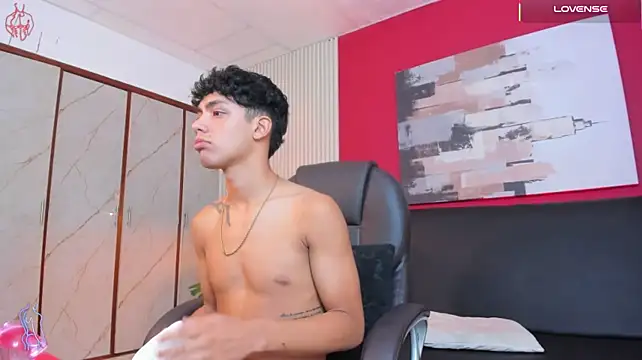 Naughty_BoyW live cam on StripChat