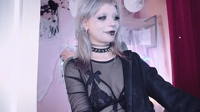 EffieRay live cam on StripChat