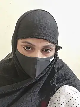 Hot_Saraa04