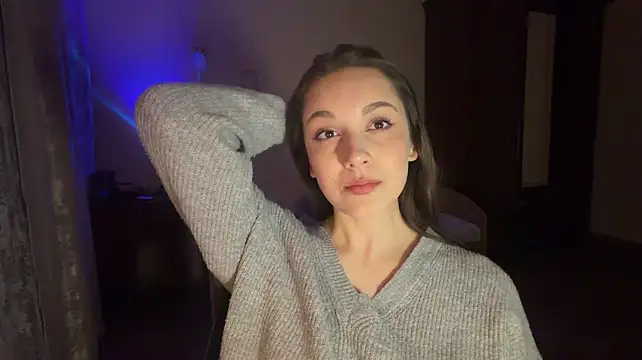 CortneyMontaluo live cam on StripChat