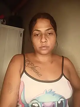 Giselabrunette25 live cam on StripChat