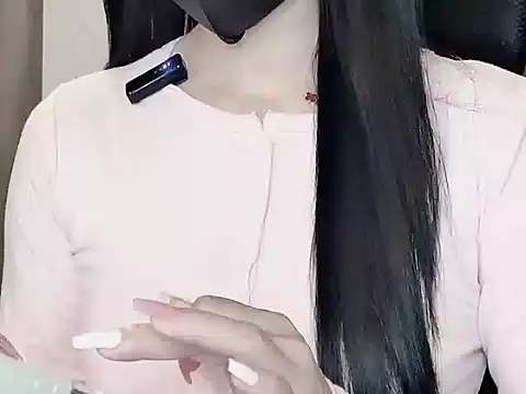 Cherry_Xyz live cam on StripChat
