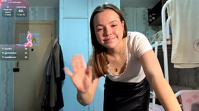 AmmyHolly live cam on StripChat