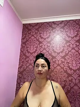 juliana_diaz live cam on StripChat