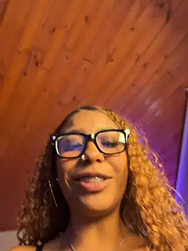Tiana_prettyy live cam on StripChat