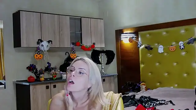 DomCaprisse live cam on StripChat