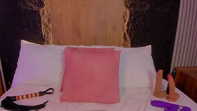 luna_blazze_ live cam on StripChat