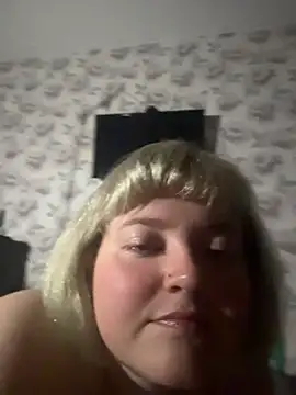 LoloMensens live cam on StripChat