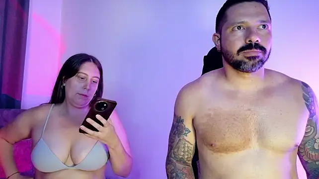 FreeLoveCouple live cam on StripChat