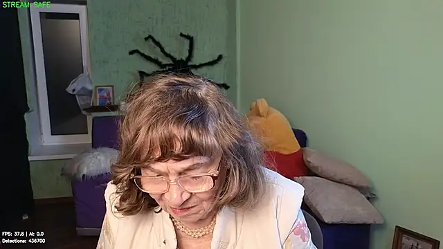 Betty_Brick live cam on StripChat