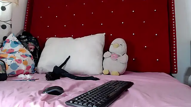 Hotchantal1 live cam on StripChat
