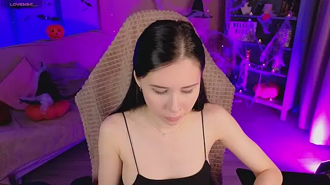 KiraTemptt live cam on StripChat