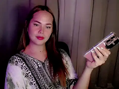 sweetsassydoll live cam on StripChat