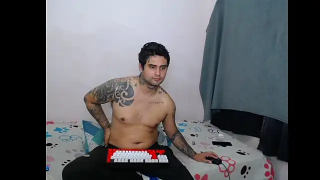 Troymazza live cam on StripChat