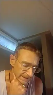 MaxSpadeErotica live cam on StripChat