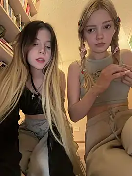 elsawhere live cam on StripChat