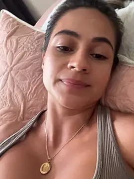 Valentinna_herrera live cam on StripChat