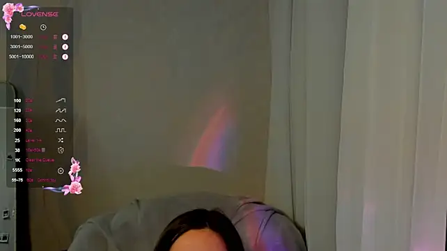 Bella_XO live cam on StripChat