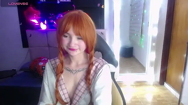 _Charlotte_Collins_ live cam on StripChat