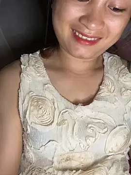 Cute-Sexyy live cam on StripChat