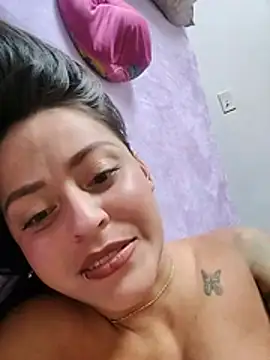 LUNAGREEN_1 live cam on StripChat