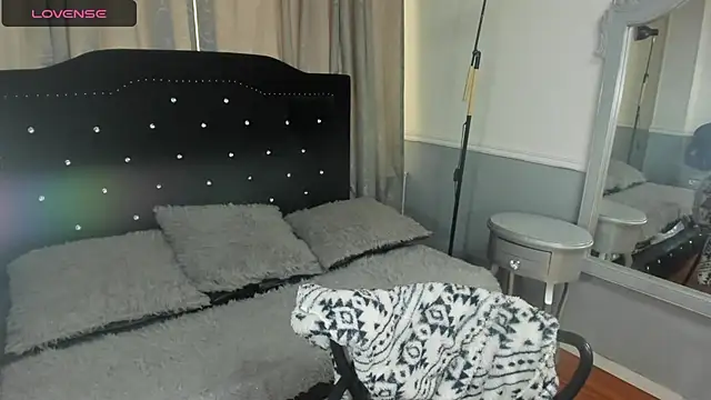 gaby_trent live cam on StripChat