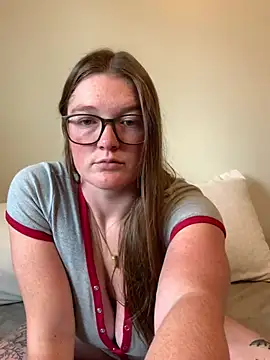 PussiesnCream_ live cam on StripChat