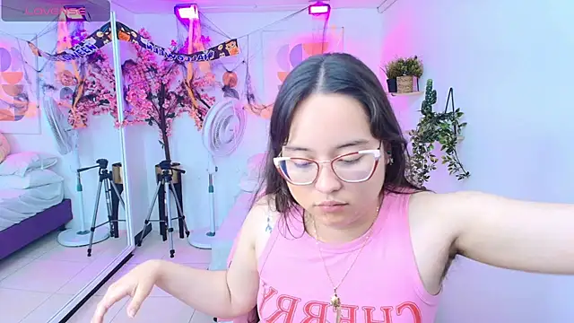 Shady_bug live cam on StripChat